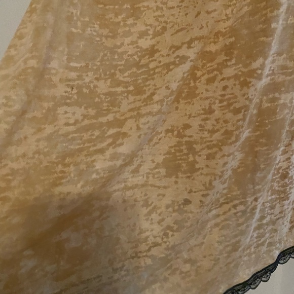 Kollontai Black and Gold Chemise with Spaghetti Straps - Picture 3 of 4